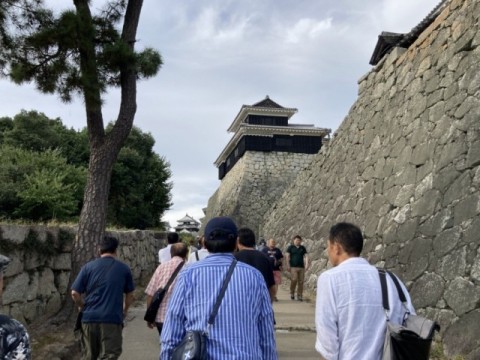 松山城を見学